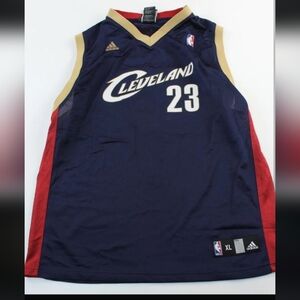 LeBron James boys XL jersey